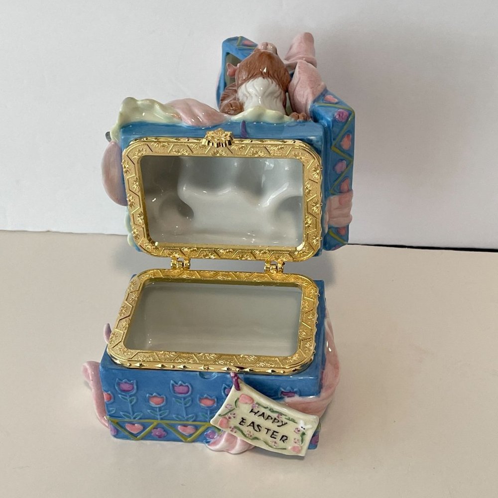 CWC Porcelain Box Easter Bunnies & Eggs Hinged Keepsake Hand Painted Home Decor - Picture 8 of 16